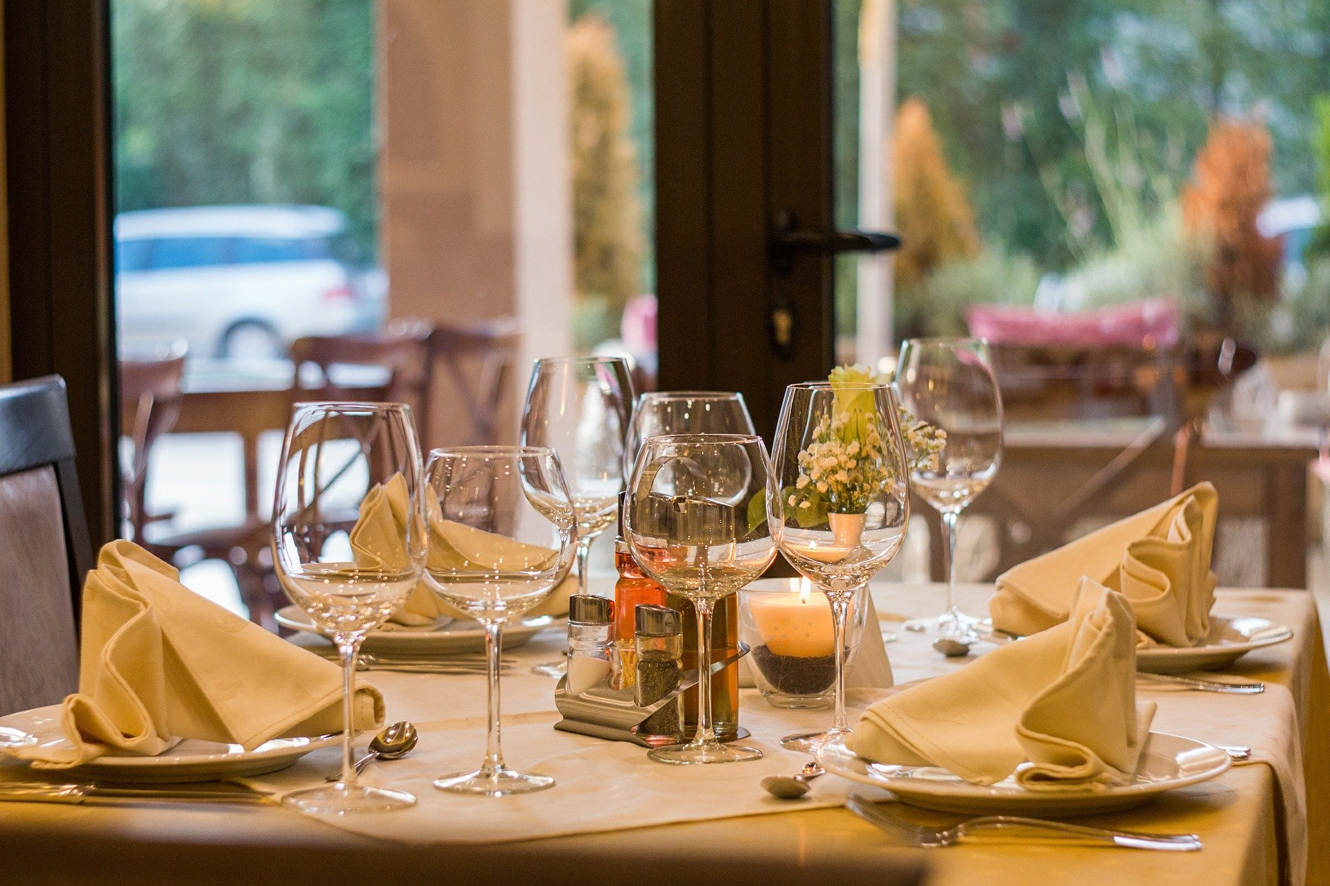 Посуда для ресторана: особенности выбора и виды комплектов